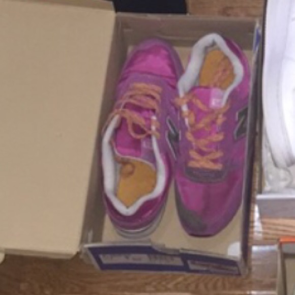 New balance sneakers 7Y