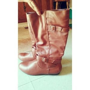 Below knee brown boots