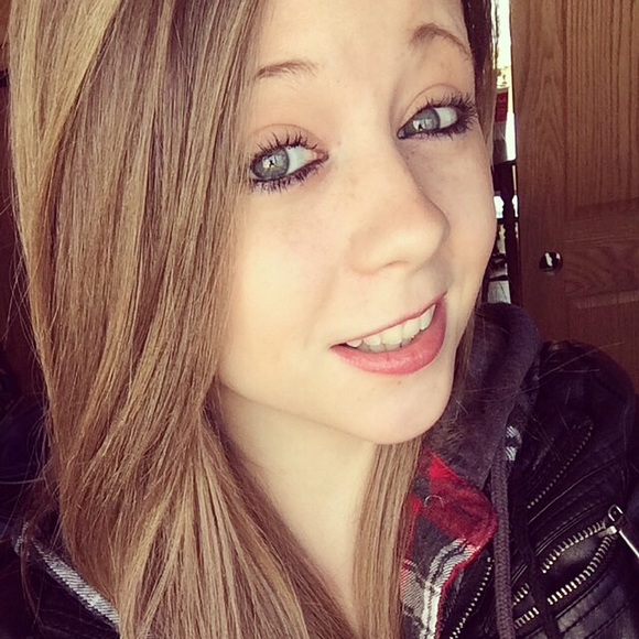 Meet your Posher, Emilie