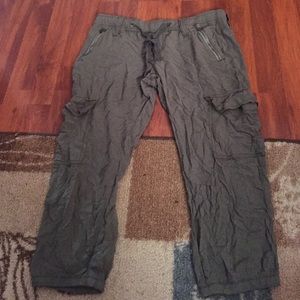Olive green Capri cargo pants
