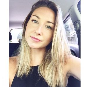 Meet your Posher, Cassandra