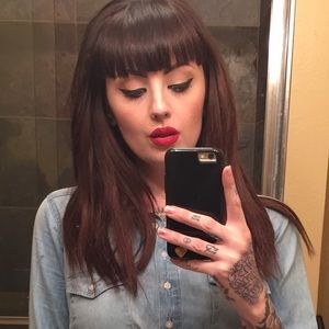 Meet your Posher, Hayley