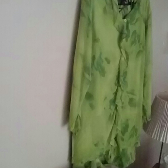 Three piece skirt set - Picture 2 of 3