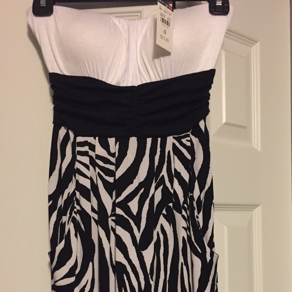 Zebra print strapless dress