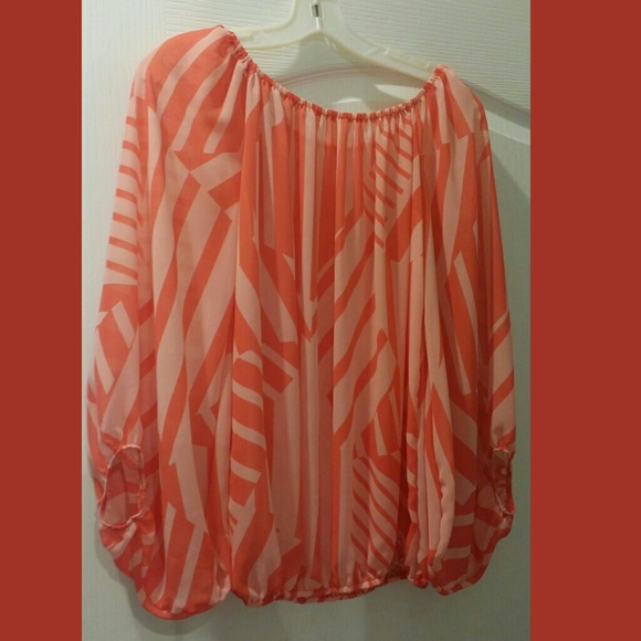 *Sold* Top - Picture 2 of 4