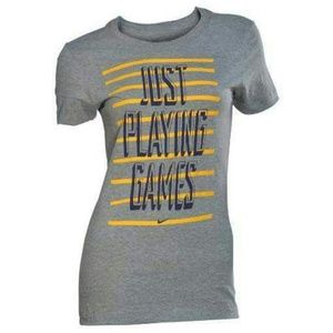 NWT Womens Size M (slim fit) Active tee