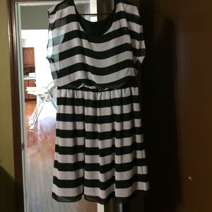 ⭐️Maurices Black/White Stripped Dress⭐️