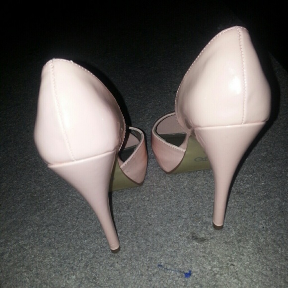 Pink heels - Picture 3 of 4