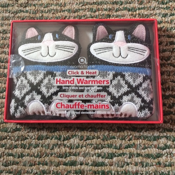 The cutest lil hand warmers 🐱 - Picture 1 of 1