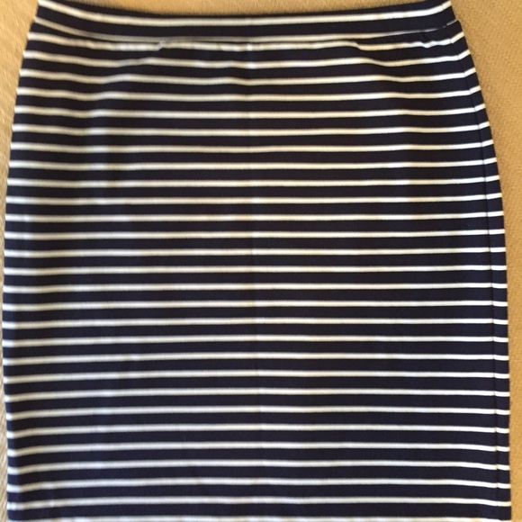 SALE! GAP Navy & White Striped Skirt