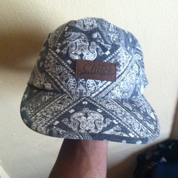 Bandana Chuck Cap.