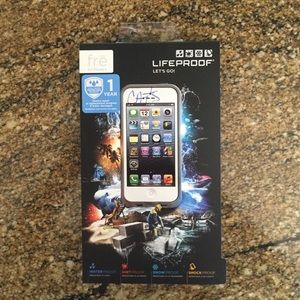 White/Grey Lifeproof iPhone 5/5s case