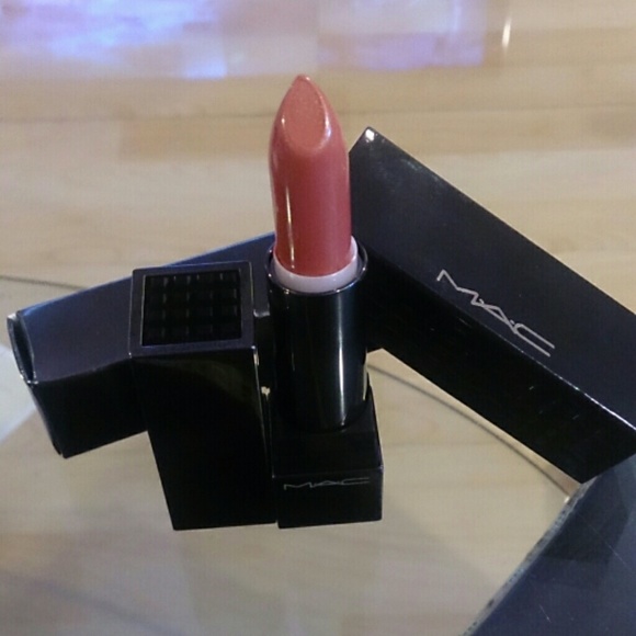 MAC Couture Influential Lipstick