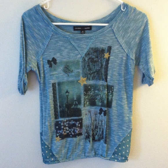 Cute summer shirt! Never worn! I take trades XS
