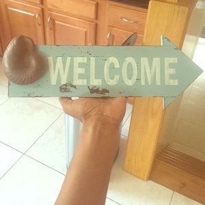 Beachy Welcome sign