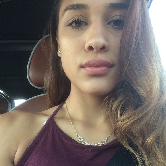 Meet your Posher, Melissa