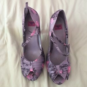 Grey Silky Floral Print Strappy heels