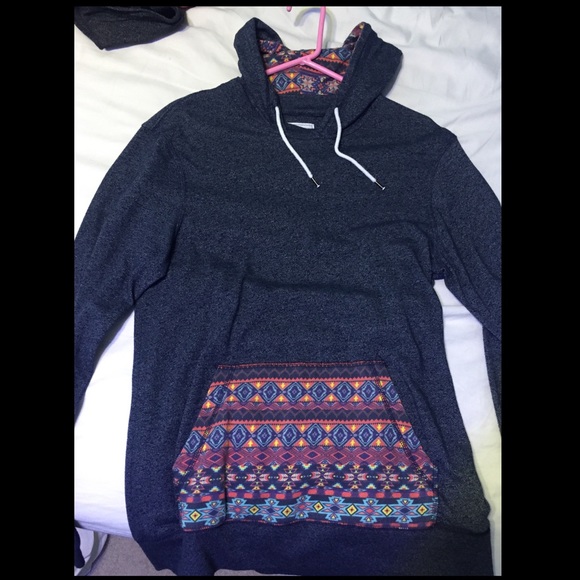 On the Byas light sweatshirt