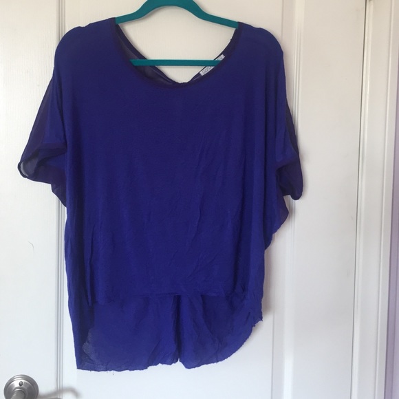 Small butterfly sleeve shirt