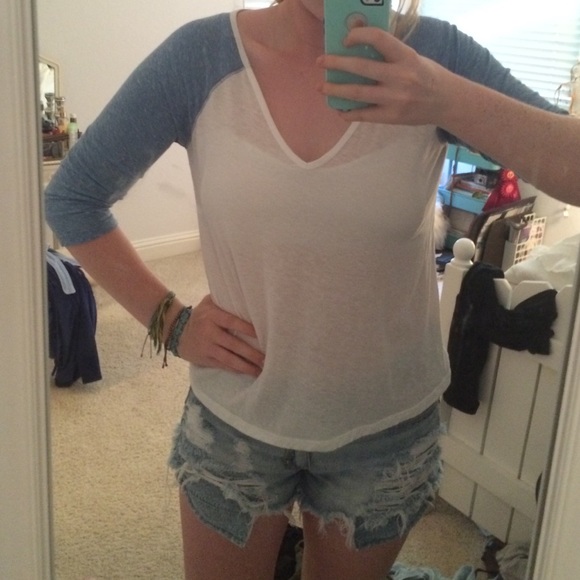 Simple baseball tee! - Picture 4 of 4