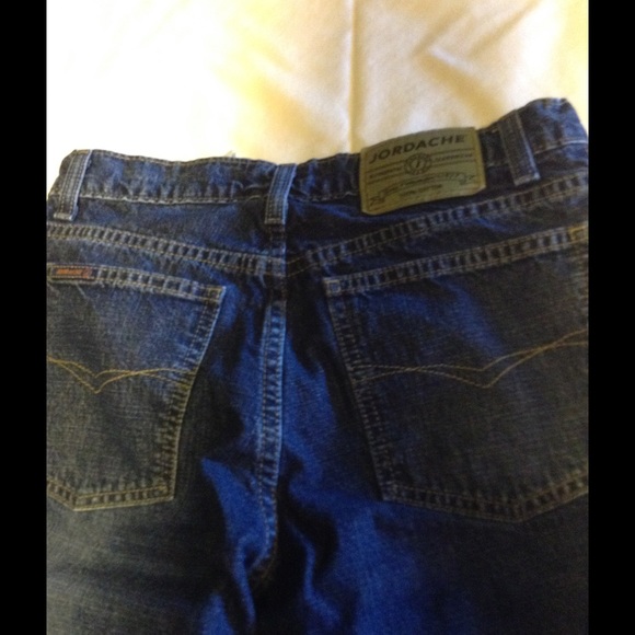 Too small - Picture 2 of 4