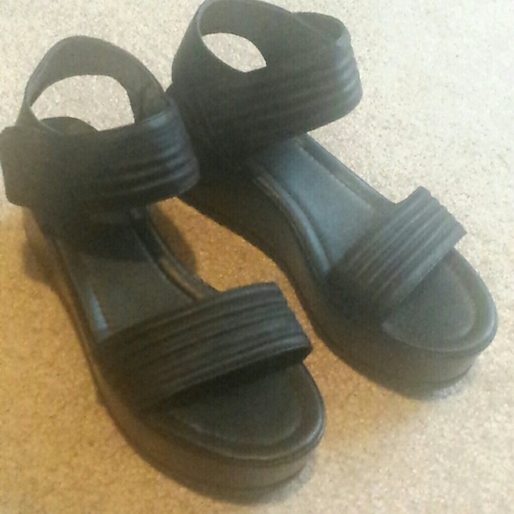 Black Flatforms / Platform Sandals