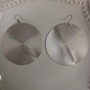 Round cute shiny earrings