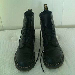 Matte Black Classic Doc Martens