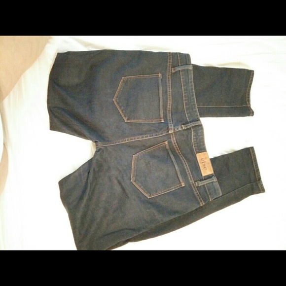 Dark wash skinny jeans