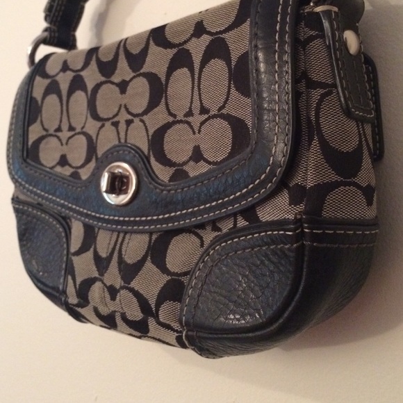 Gently used coach bag - Picture 2 of 4