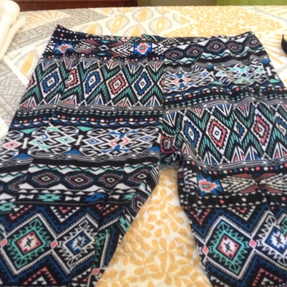 Multi color Aztec leggings - Picture 2 of 2