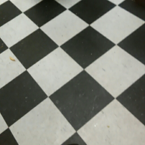 Meet your Posher, Adria