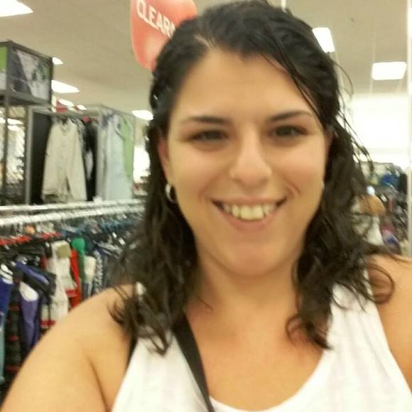 Meet your Posher, Denise - Picture 1 of 1