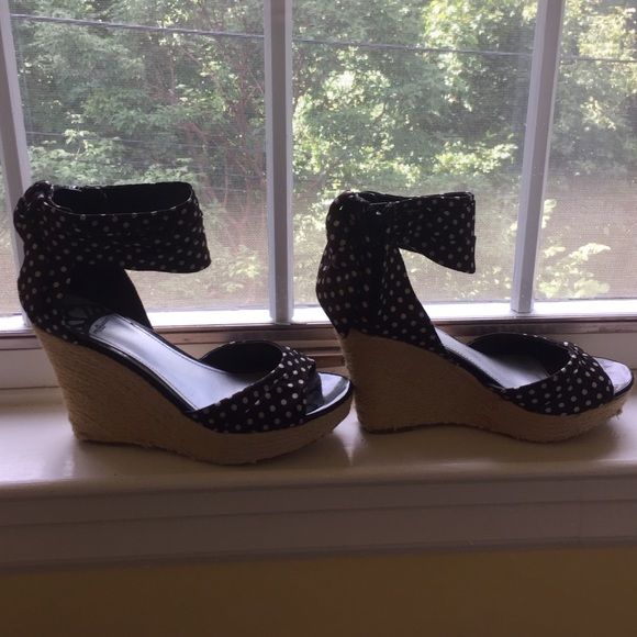Black Polka dot wedges