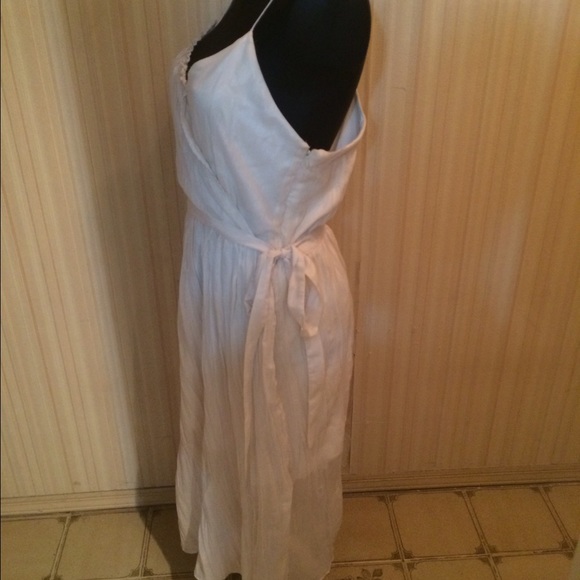 Gorgeous White Metallic Shimmer Goddess Gown - Picture 2 of 4