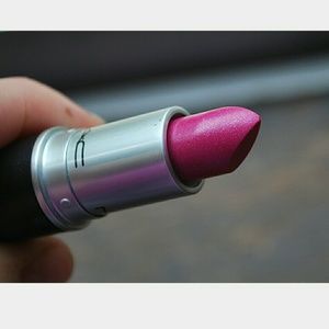 MAC Authentic Milan Mode Lustre Lipstick!