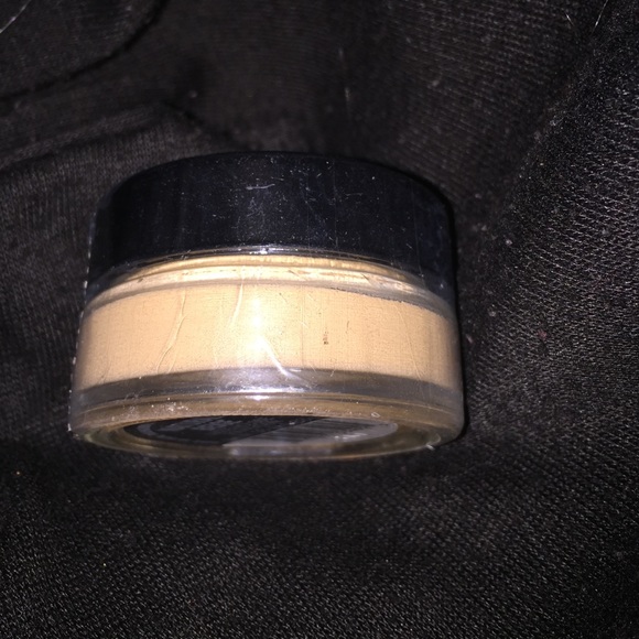 Extreme Wear Matte Mousse Foundation Natural Beige - Picture 1 of 2