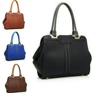 Brand new beautiful purses ..