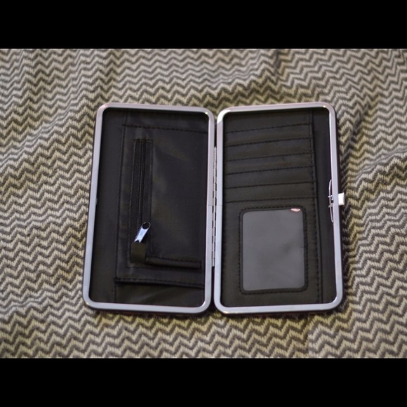 Explore Lands Unknown Wallet - Picture 2 of 2