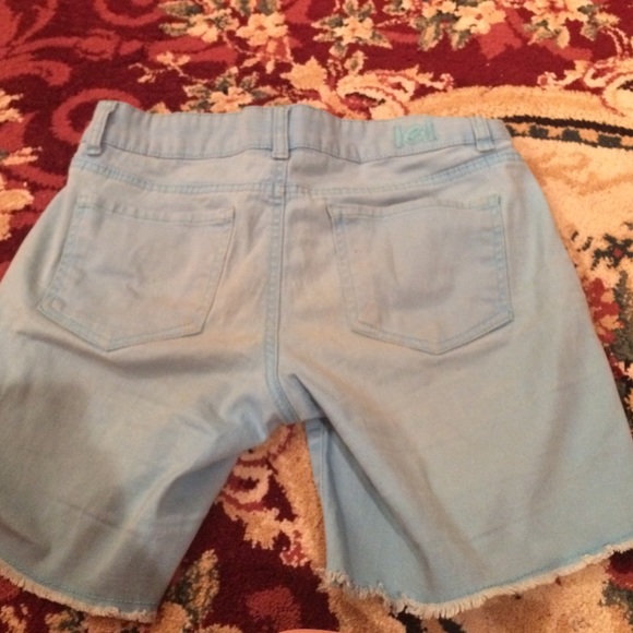 Light blue shorts - Picture 3 of 3