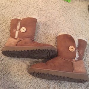 Ugg bailey button boots
