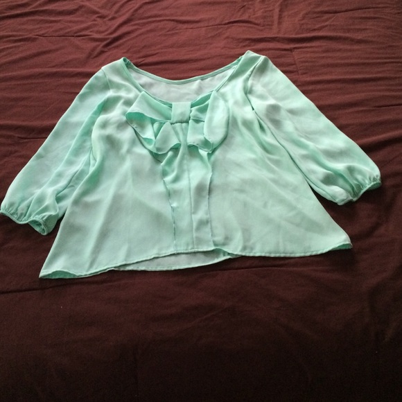 Bow Back Top - Picture 2 of 3