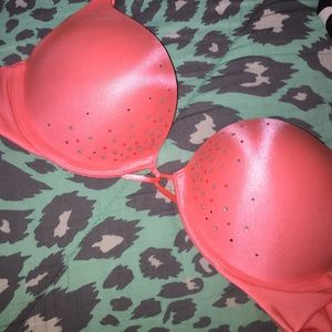 Victoria's Secret bombshell bra