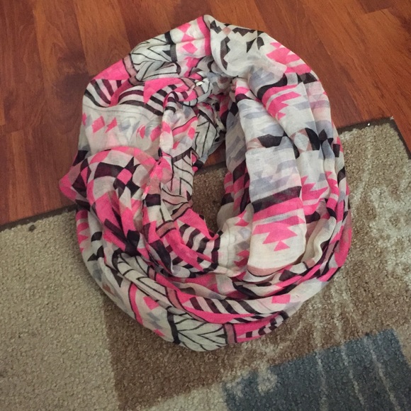 Infinity scarf - Picture 2 of 2