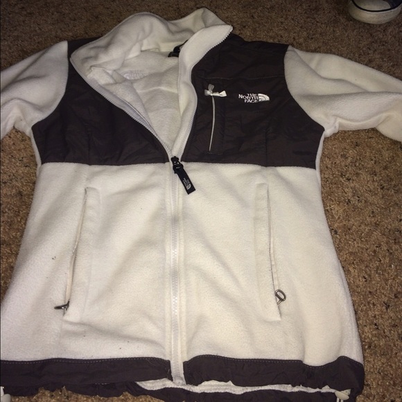 grey and white small Denali north face jacket