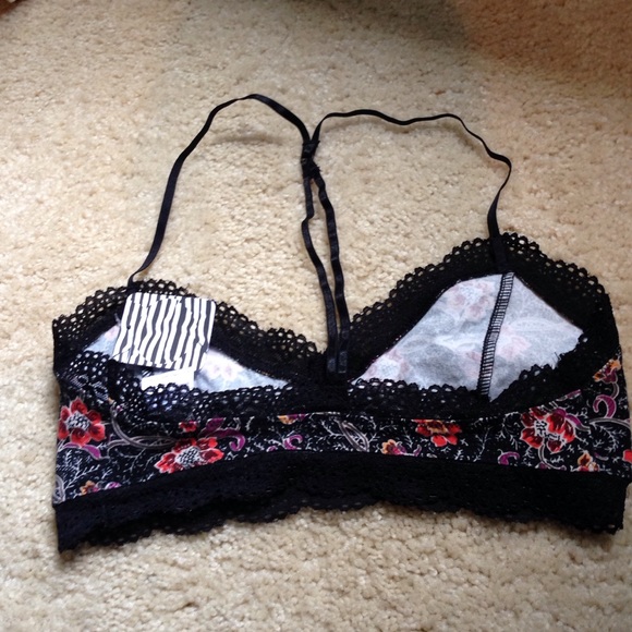 Black floral pattern bralette NWT - Picture 3 of 4