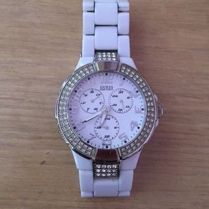 WHITE GUESS WATCH