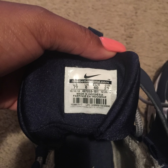 Shoes - Picture 2 of 3