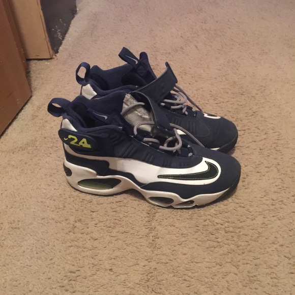 Shoes - Picture 3 of 3