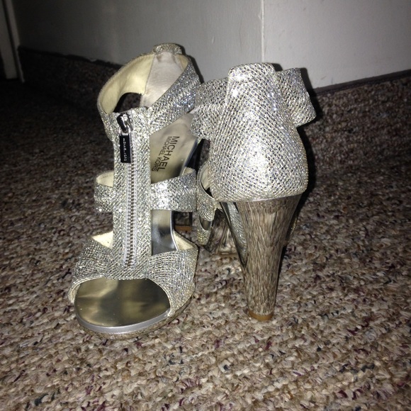 High heels - Picture 2 of 2